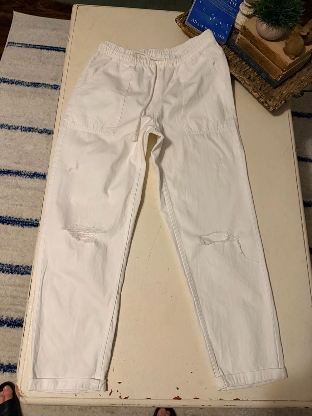 NWOT aerie White Relaxed distressed Drawstring Pants